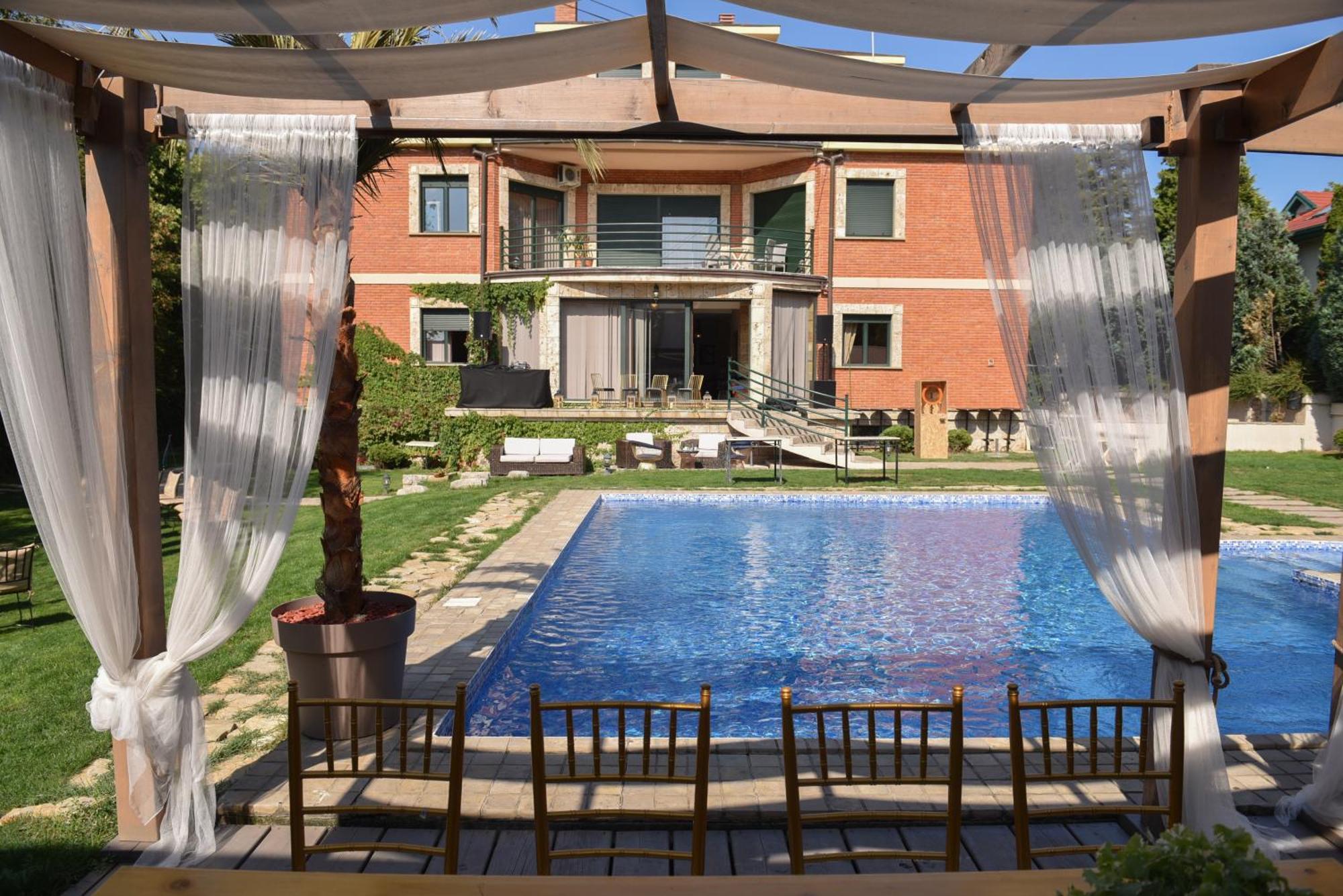 The Belgrade Hills Rooms And Suites Extérieur photo